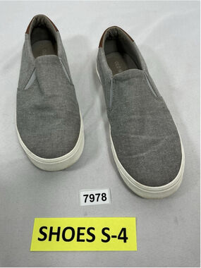 Mens Old Navy Slip On Casual Sneakers Size 11.5 Gray